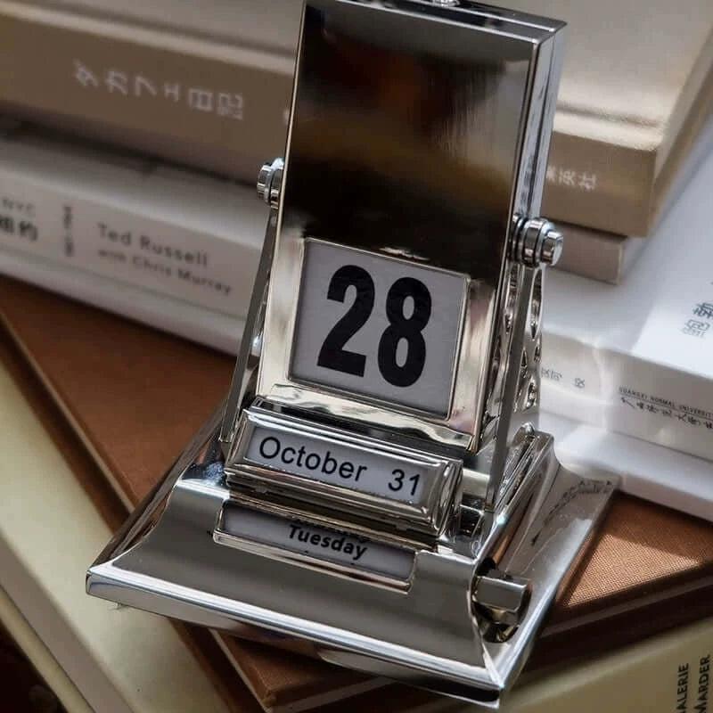 Vintage Alloy Perpetual Desk Calendar | Mechanical Flip Design Home & Office Decor