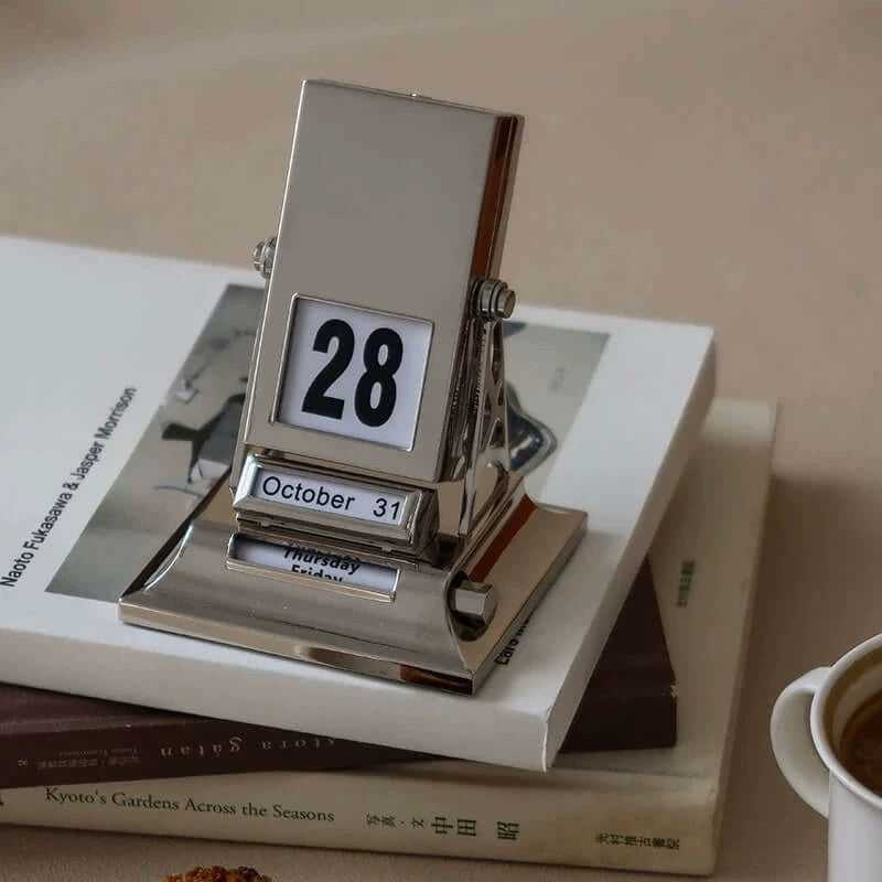 Vintage Alloy Perpetual Desk Calendar | Mechanical Flip Design Home & Office Decor